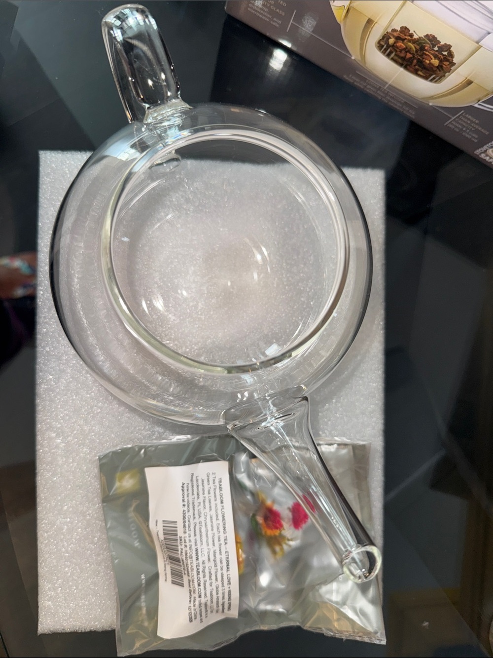 bloom Clear Glass Teapot with Infuser and Flower Bloom - Picture 4 of 4